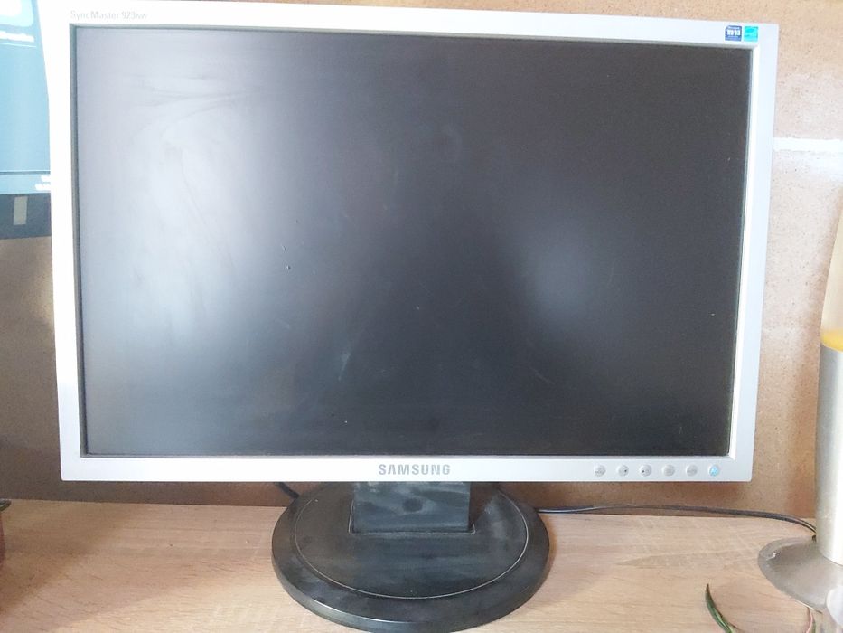 Монитор Samsung SyncMaster 923nw