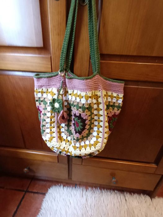 Bolsa em croché para praia