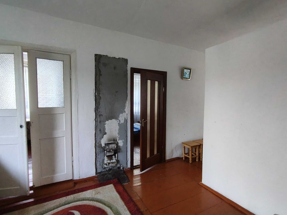 Будинок на просторій земельній ділянці між Базарчиком та Сушильним