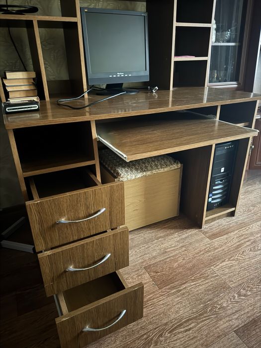 Компьютерный стол Б/У