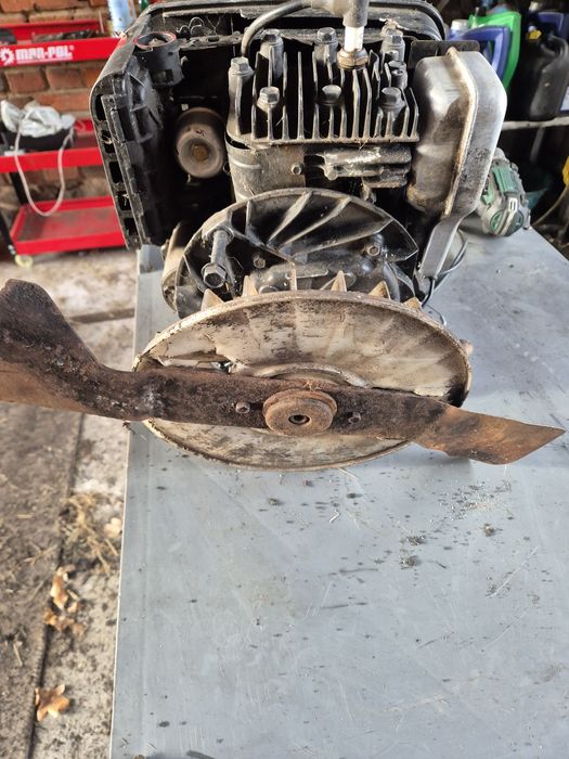 Silnik spalinowy części