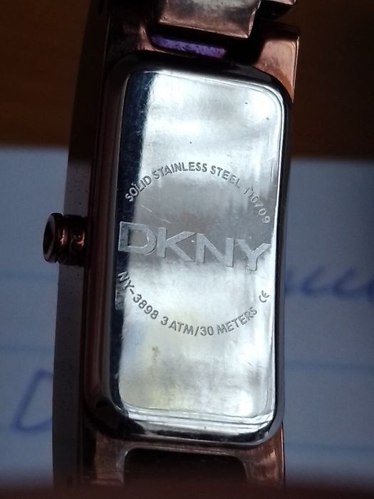 Годинник жіночий кварцевий бренду DKNY