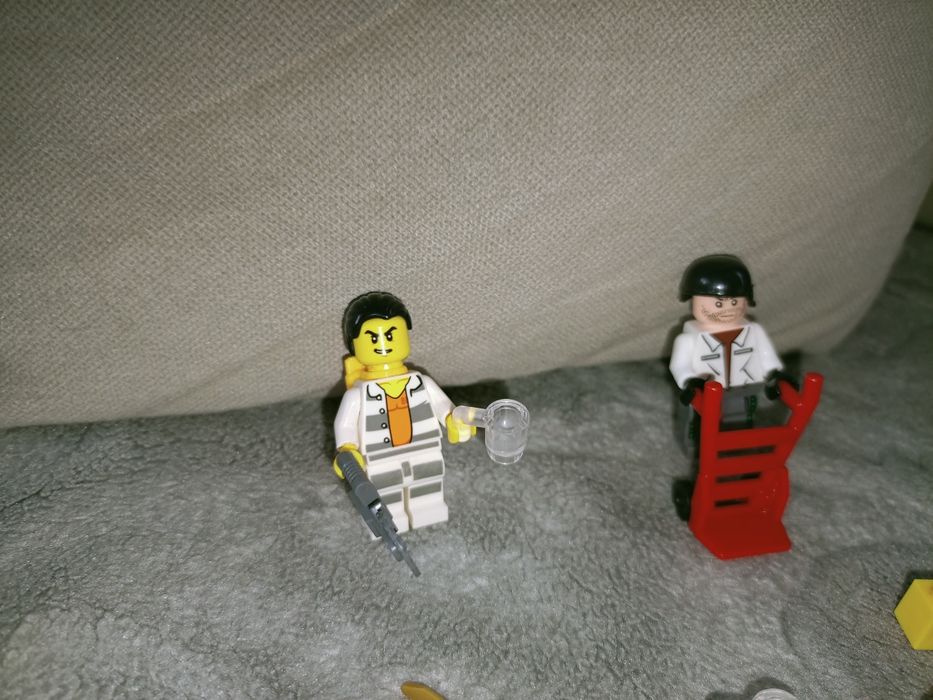 2 figurki LEGO +akcesoria