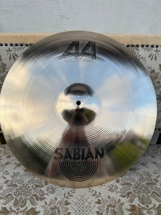Talerz perkusyjny Ride Sabian AA medium 20"