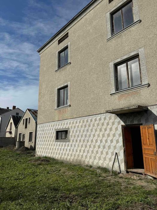 Будинок та земельна ділянка 7,8 сот., м. Жовква