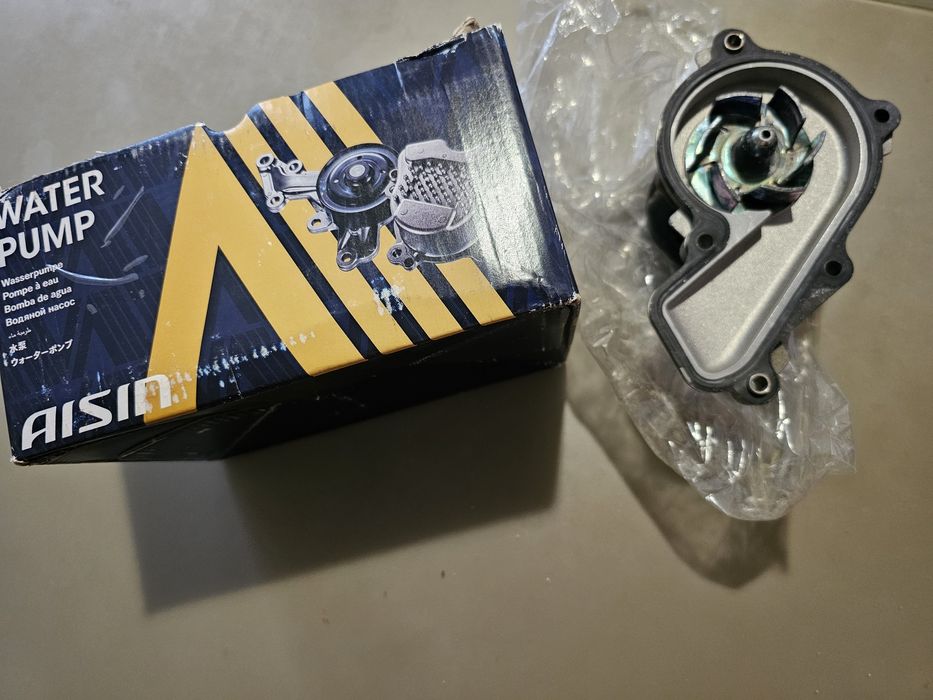Насос (помпа) Aisin для Kia Sportage