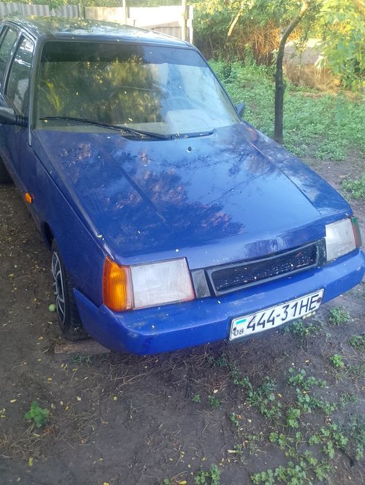 Авто на ходу сив погнав