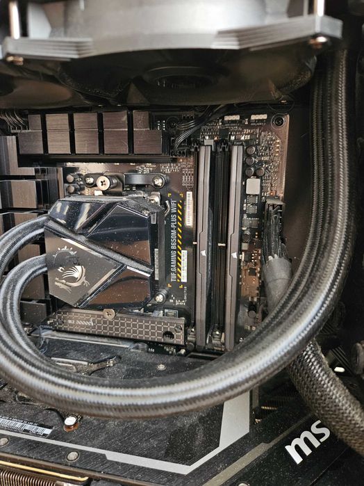 Processador Ryzen 5 7600X 4.7 - 5.3GHz — 6 núcleos / 12 threads