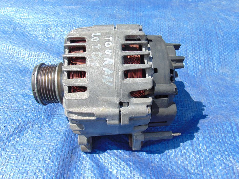 VW TOURAN 2.0 TDI Alternator VALEO Oryginał Opolskie Części