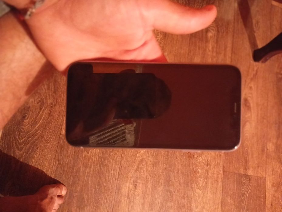 Продам Айфон 11 пам