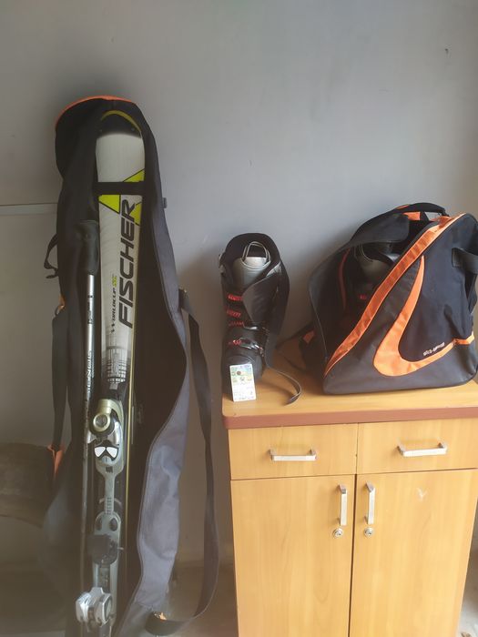 Гірські лижі Fisher, все в комплекті. І skipass буковель