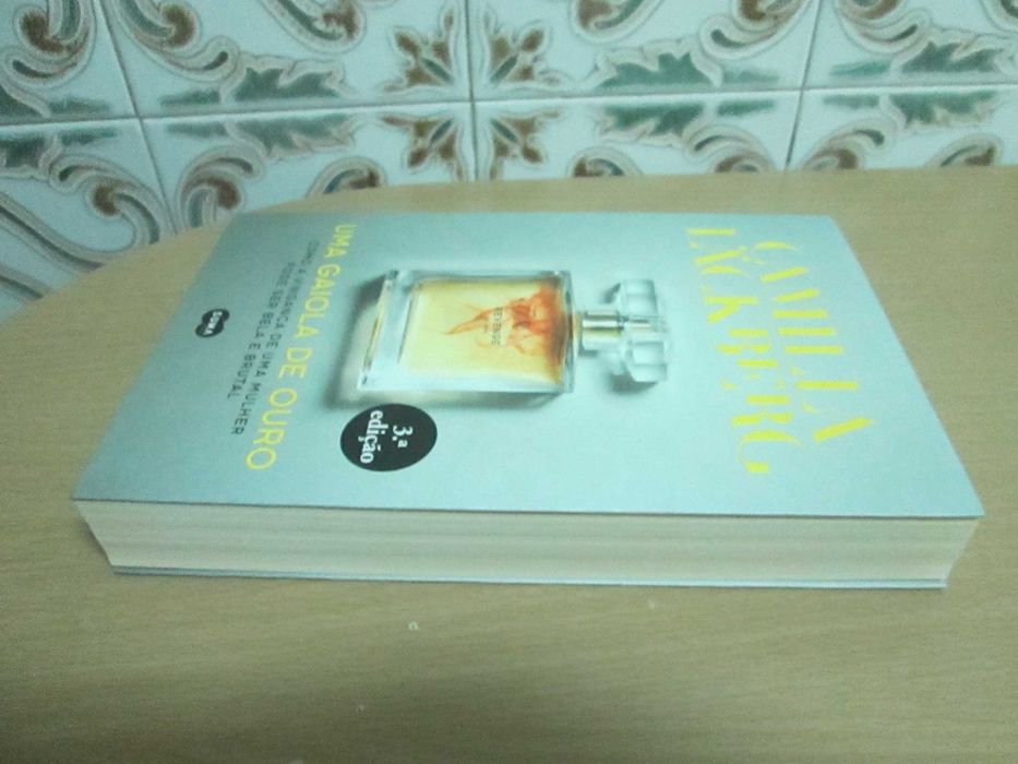 Uma Gaiola de Ouro de Camilla Läckberg (oferta de portes)
