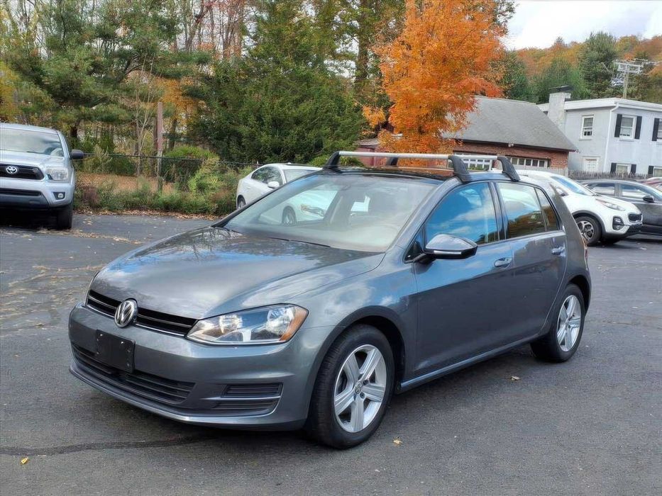 Volkswagen Golf TSI S      2017