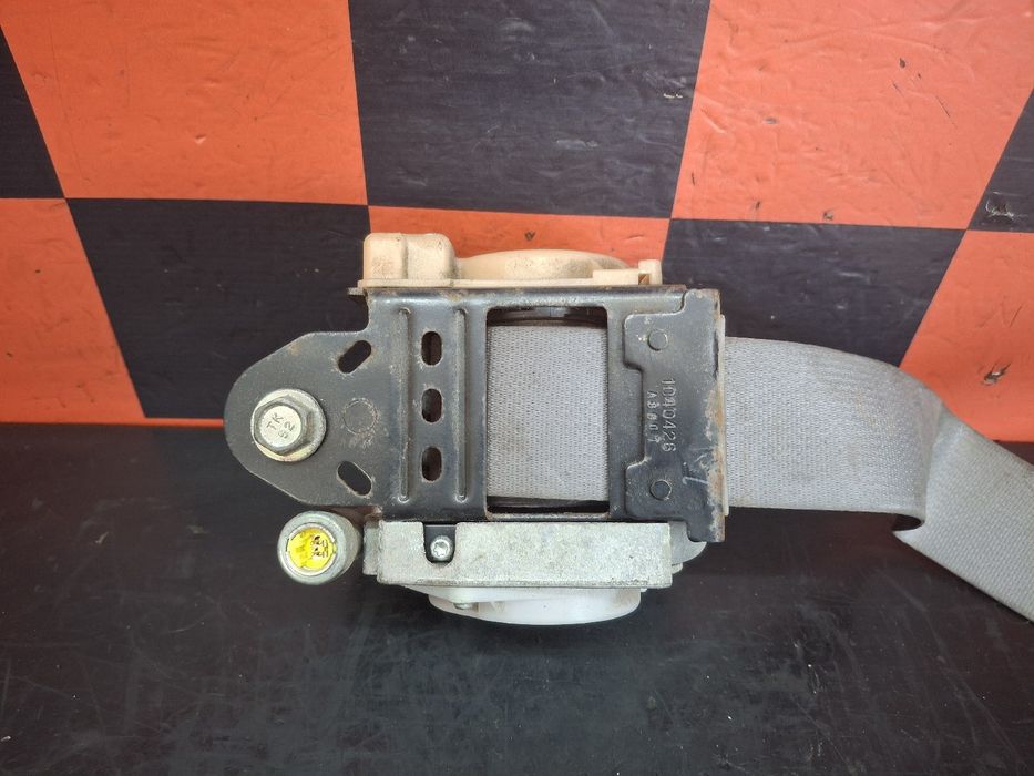 Cinto frente esquerdo ISUZU ELF Chassis (NKR8_, NKQ8_)