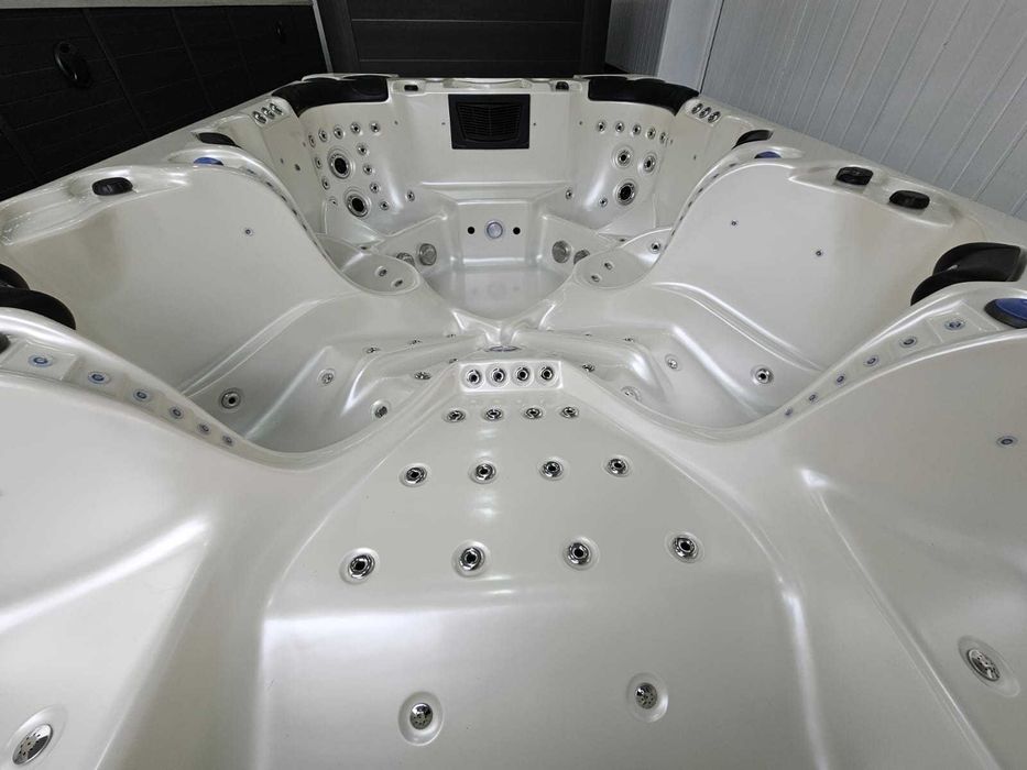 NOWOŚĆ! Jacuzzi 10 osobowe Bahama - 3,8 m długości!