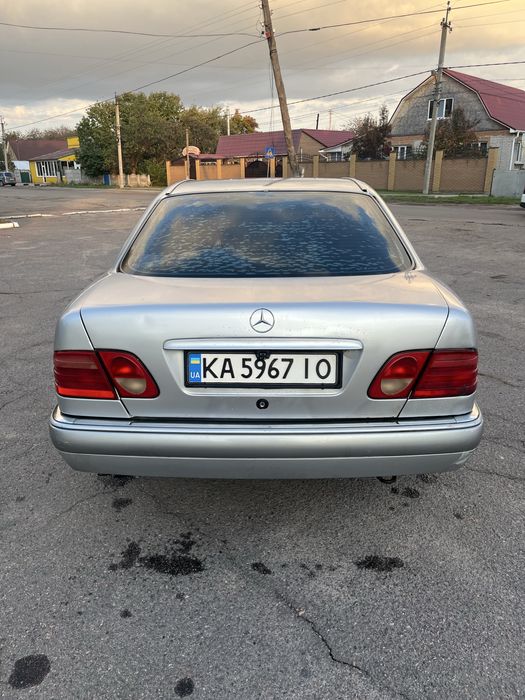 Mersedes-Benz w210