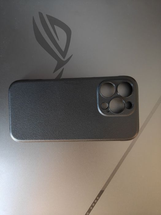 Продам чохли на iphone 16 pro