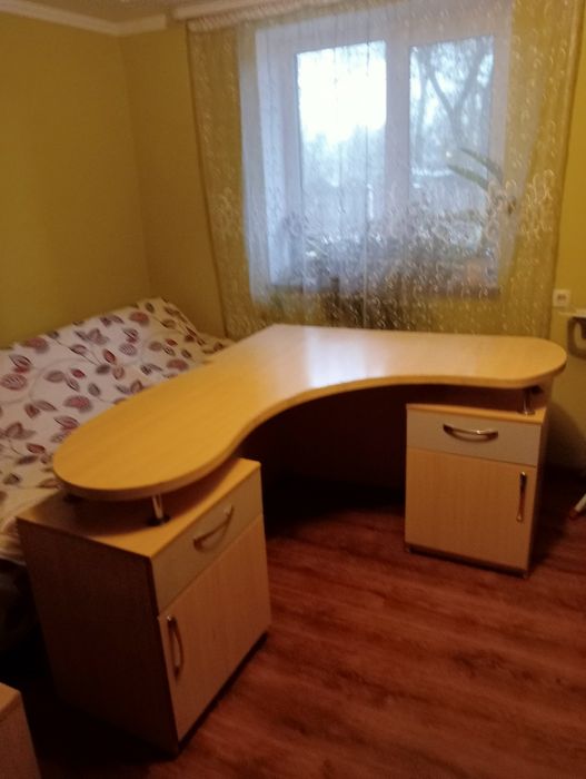 Столик для дитячої кімнати