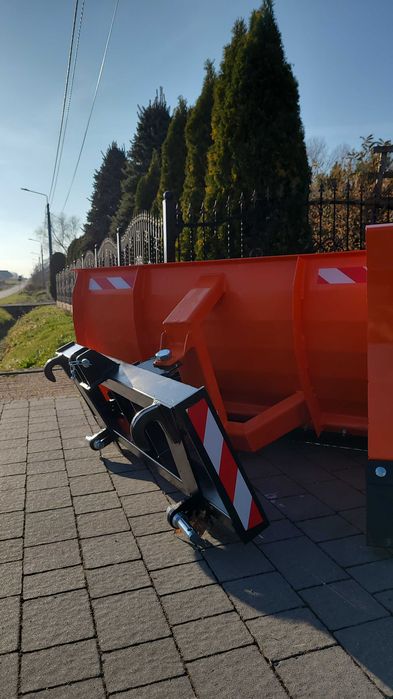 Pług do śniegu do tura ciągnika/ przedni TUZ/ ładowarki Spych DOWÓZ