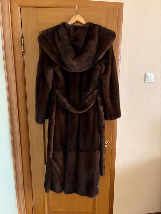 Шуба з норки коричнева