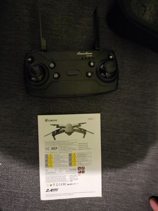 Dron z kamerą HD eachine. Nowy