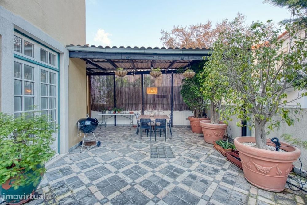 Quarto - localizado em Carcavelos Lisbon