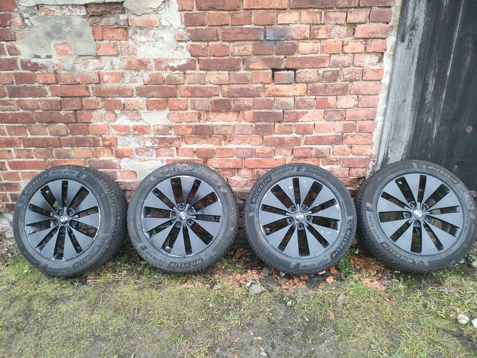 Koła zimowe aluminiowe 5x114.3 18 cali kia Optima sportage Hyundai itp