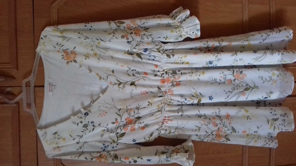 Sukienka w kwiaty roz.38