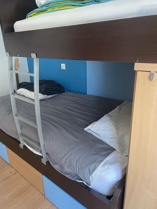 Beliche com colchões