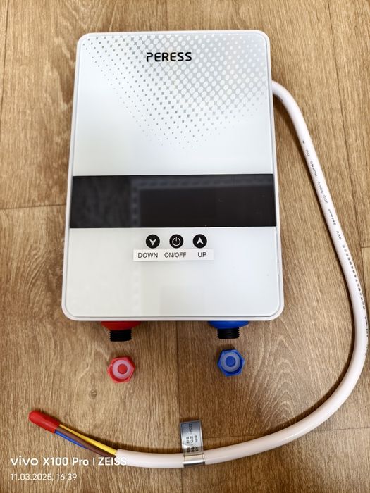 Продам протічний водонагрівач 7,5 кв ціна 3000грн