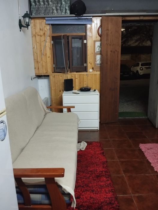 Alugo studio/ T0 na quinta do bispo