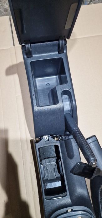 podłokietnik vw golf vi kompletny