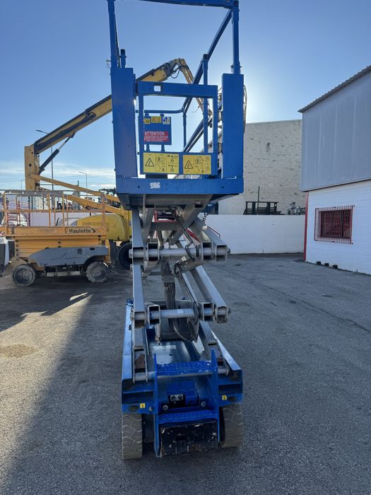 Plataforma elevatoria eletrica tesoura 8mt (usada)