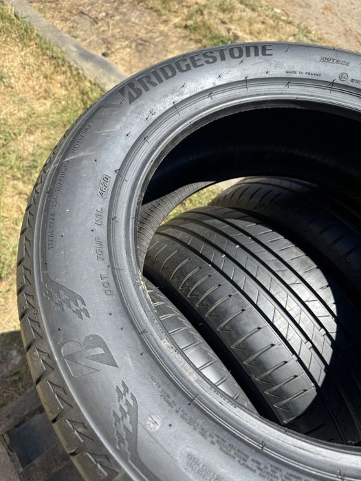 225/55R17 Bridgestone Turanza T005