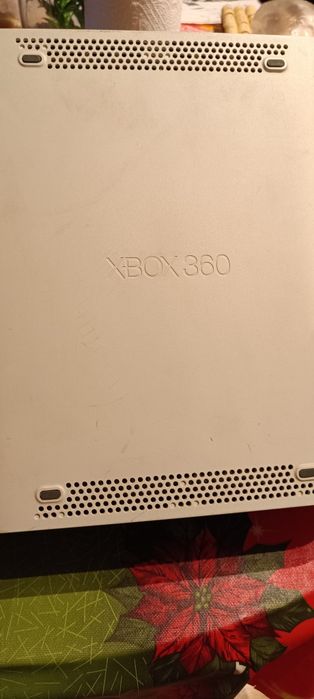 Vendo Xbox 360 usada a funcionar