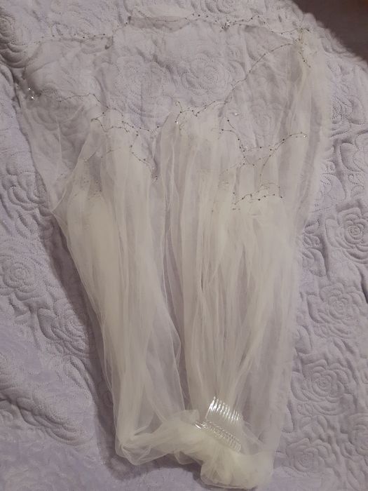 Klasyczna suknia ślubna.