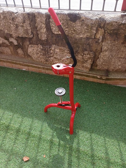 Máquina de engarrafar - Arrolhador