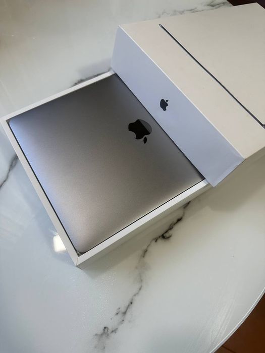 Macbook pro 13 2016 рік 16/512гб