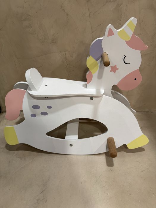 Cavalo de Baloiço de Madeira