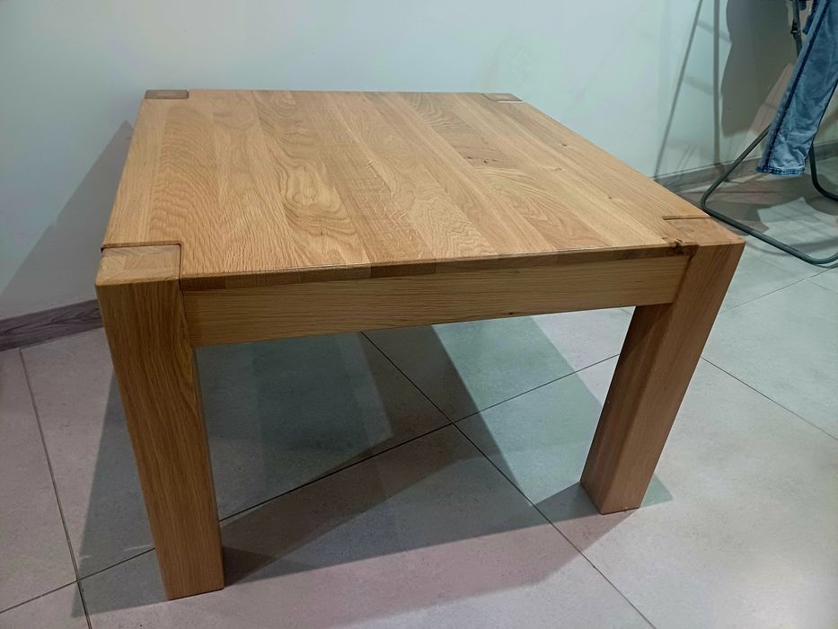 Stolik bukowy cały z  litego drewna  nowy