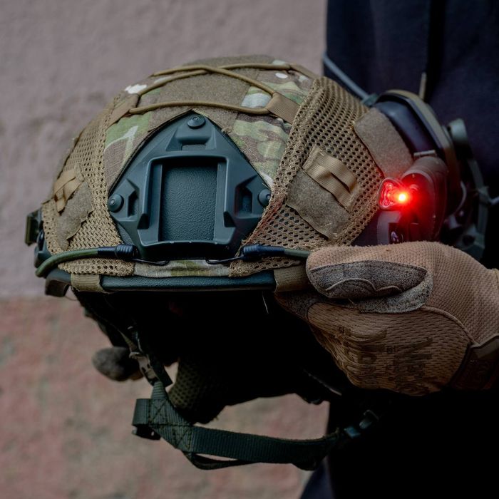Військовий шолом каска Fast Helmet NIJ 3A + активні навушники Walkers та  ліхтар на шолом