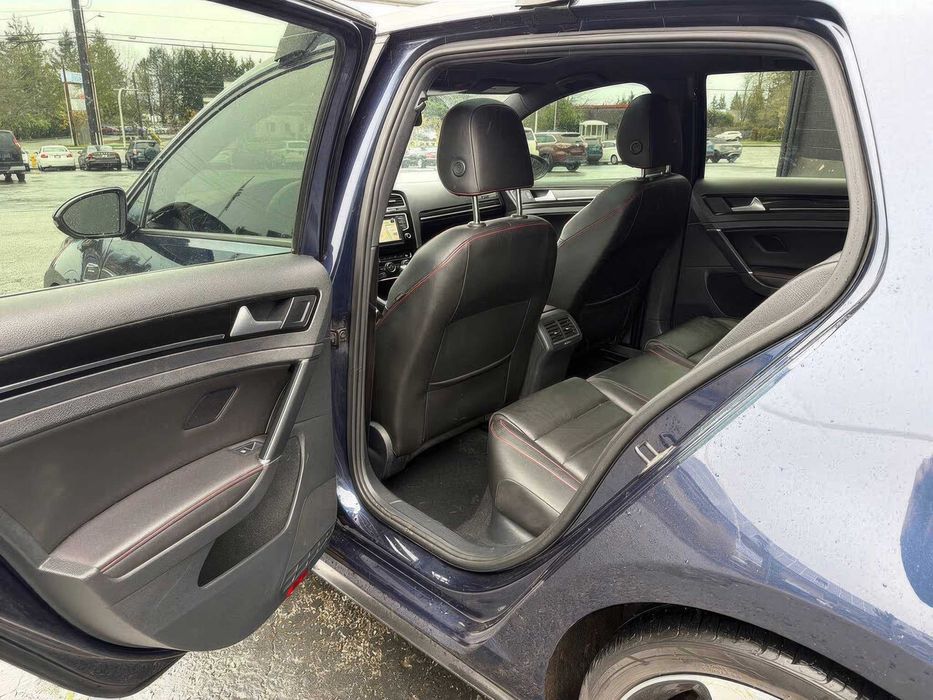 Volkswagen Golf GTI Autobahn 4-Door      2016