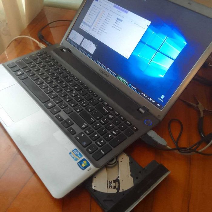 Ноутбук Samsung np350