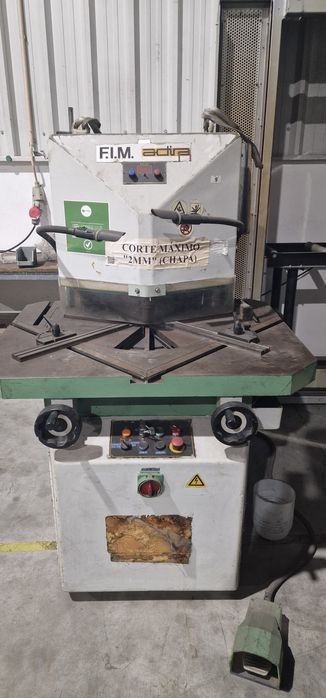 Máquina Cortar cantos