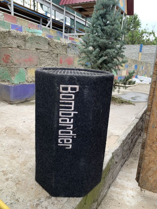 Продам Сабвуфер автомобильный и усилитель
