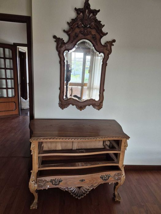 Conjunto quarto: cama, 2 mesinhas de cabeceira, cómoda e espelho