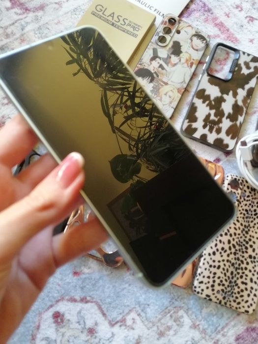 Samsung Galaxy S25 miętowy + pudełko + szkło i folia + kabel i case’y