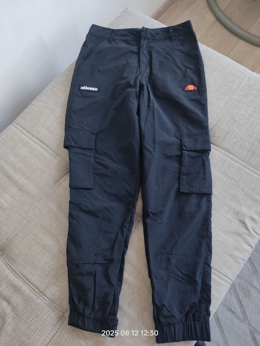 Spodnie Ellesse czarne ortalionowe bojówki rozmiar 36