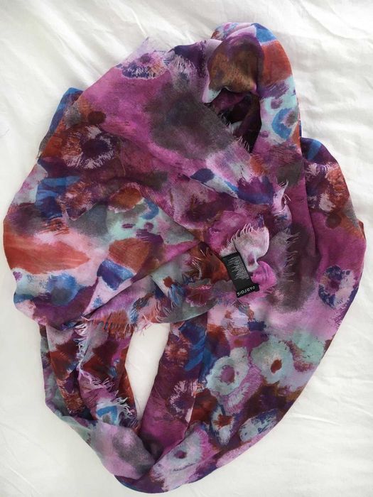 Brincos brilliant colar e cachecóis lindos