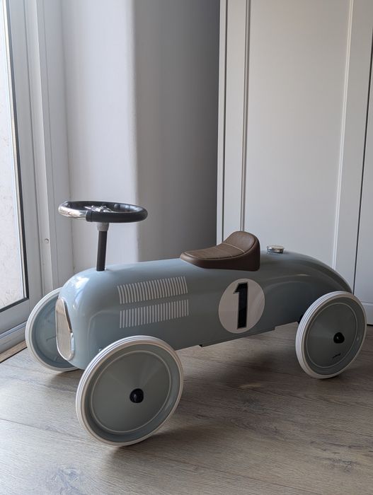 Carro Magni Ride-on